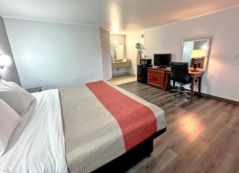 Red Carpet Inn - Стэмфорд Экстерьер фото